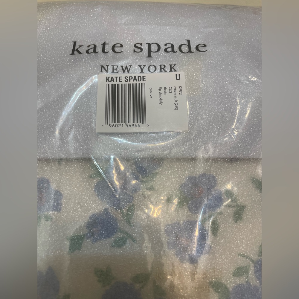 kate spade new york
Women's Devin Flap Chain Wallet. NWT. - Picture 8 of 10